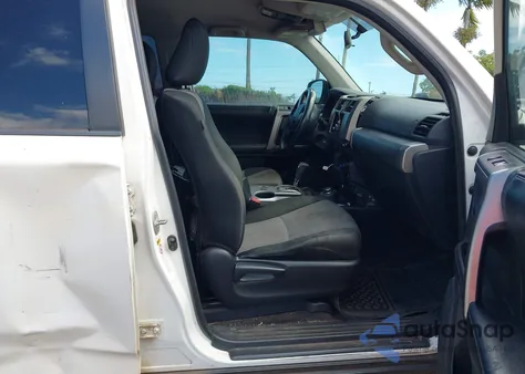 2016 Toyota 4Runner Sr5 z USA, uszkodzony, nr VIN JTEBU5JR1G5313476